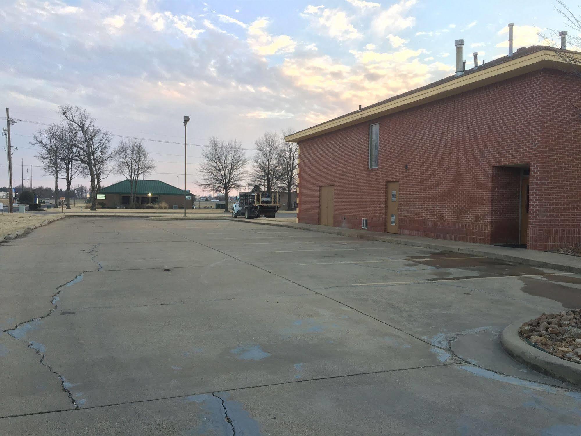 Fairview Inn And Suites Jonesboro Exterior photo